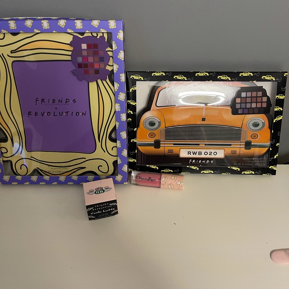 Friends Revolution set